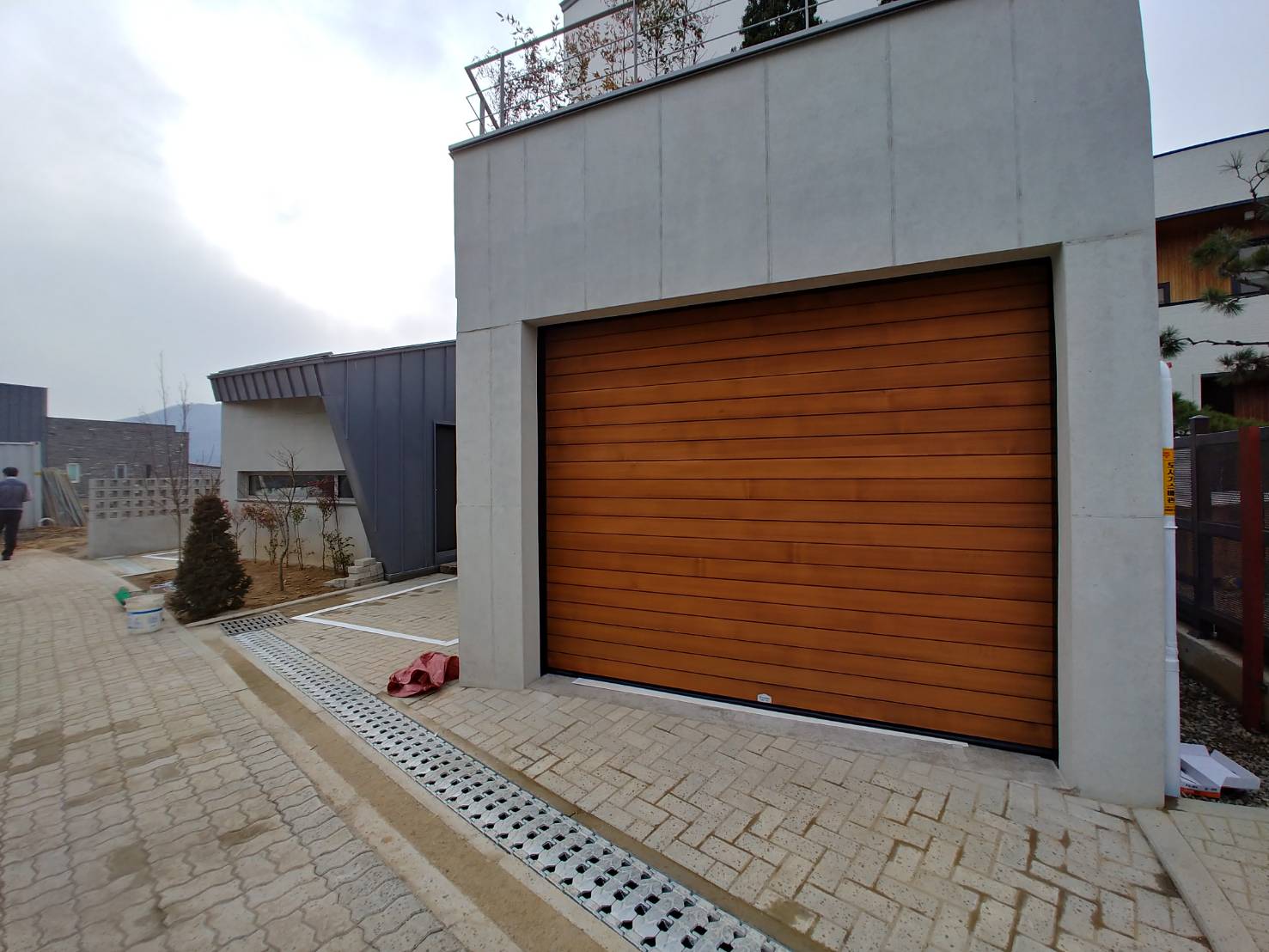 Garage door - Wood