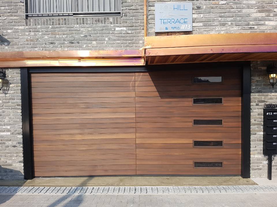 Garage door - Wood